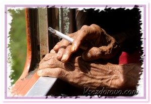 руки курильщицы фото