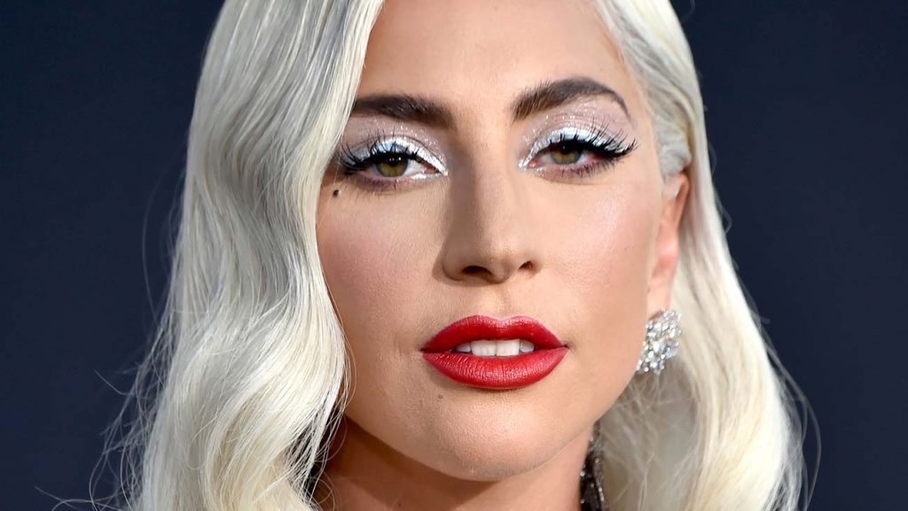 Леди Гага: выход нового альбома певицы перенесен