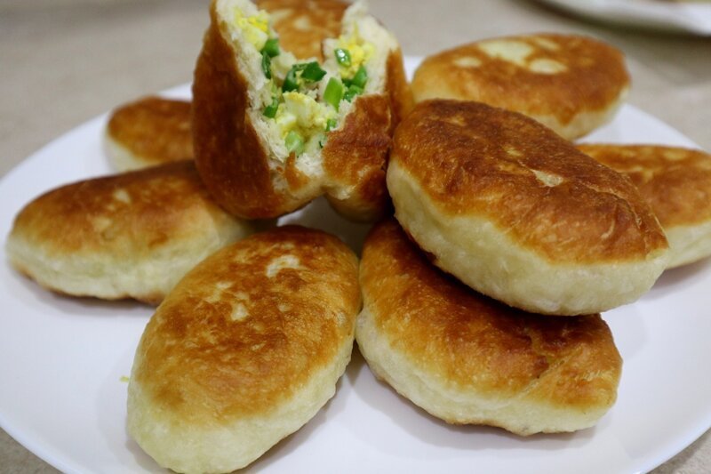 Пирожки с яйцом и луком в духовке пошаговый рецепт с фото из дрожжевого