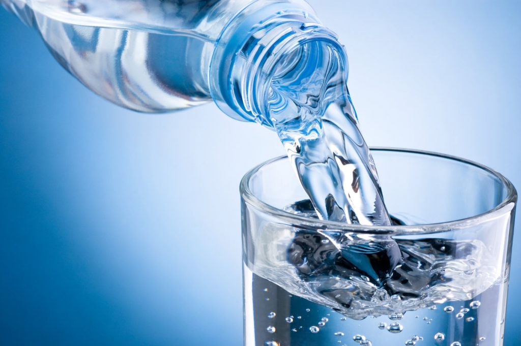 наше здоровье: какую воду мы пьем