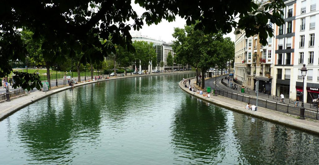 Велосипеды и мотоциклы: что нашли на дне канала Сен-Мартен в Париже, после того как его осушили